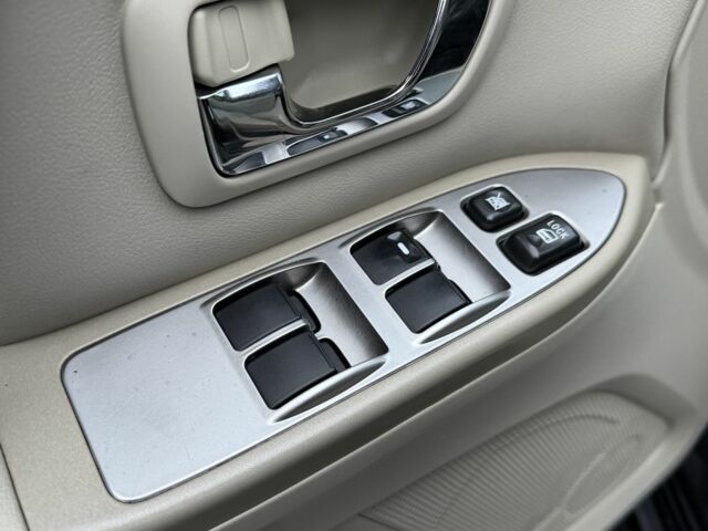 Черный Мицубиси Паджеро, объемом двигателя 3 л и пробегом 182 тыс. км за 11500 $, фото 18 на Automoto.ua