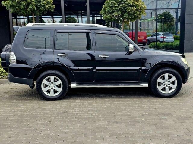 Черный Мицубиси Паджеро, объемом двигателя 3.8 л и пробегом 200 тыс. км за 270 $, фото 6 на Automoto.ua