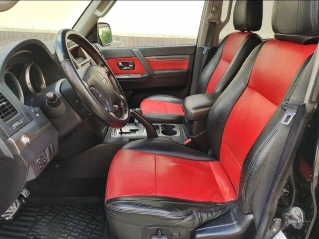 Черный Мицубиси Паджеро, объемом двигателя 0 л и пробегом 200 тыс. км за 3370 $, фото 4 на Automoto.ua