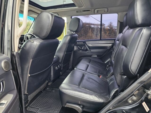 Черный Мицубиси Паджеро, объемом двигателя 3.2 л и пробегом 153 тыс. км за 7197 $, фото 19 на Automoto.ua