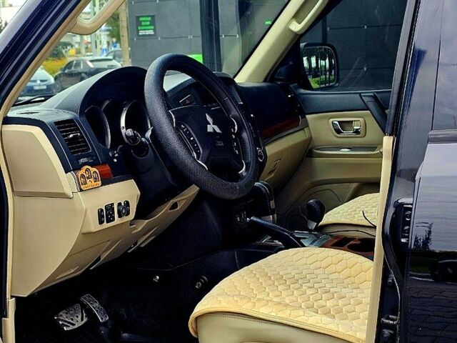 Черный Мицубиси Паджеро, объемом двигателя 3.8 л и пробегом 200 тыс. км за 11300 $, фото 9 на Automoto.ua