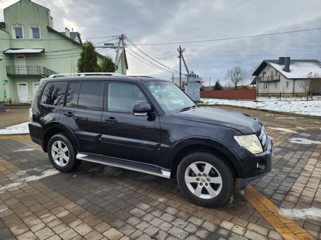 Черный Мицубиси Паджеро, объемом двигателя 3.2 л и пробегом 153 тыс. км за 7197 $, фото 3 на Automoto.ua