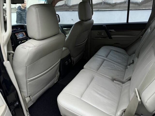 Черный Мицубиси Паджеро, объемом двигателя 3 л и пробегом 182 тыс. км за 11500 $, фото 14 на Automoto.ua