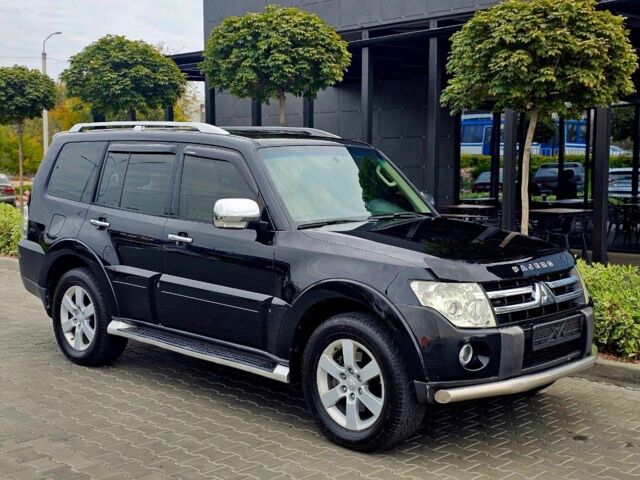 Черный Мицубиси Паджеро, объемом двигателя 3.8 л и пробегом 200 тыс. км за 270 $, фото 4 на Automoto.ua