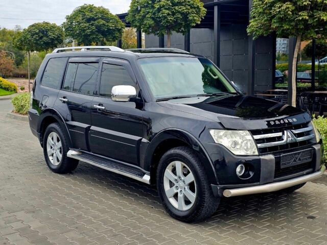 Черный Мицубиси Паджеро, объемом двигателя 3.8 л и пробегом 200 тыс. км за 270 $, фото 1 на Automoto.ua