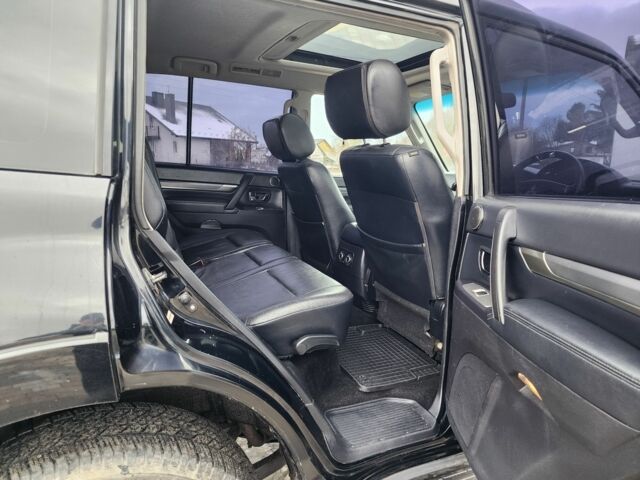 Черный Мицубиси Паджеро, объемом двигателя 3.2 л и пробегом 153 тыс. км за 7197 $, фото 20 на Automoto.ua