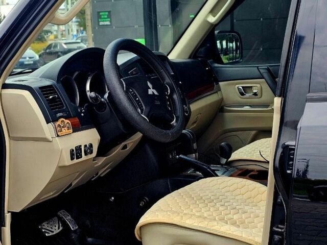 Черный Мицубиси Паджеро, объемом двигателя 3.8 л и пробегом 200 тыс. км за 270 $, фото 8 на Automoto.ua