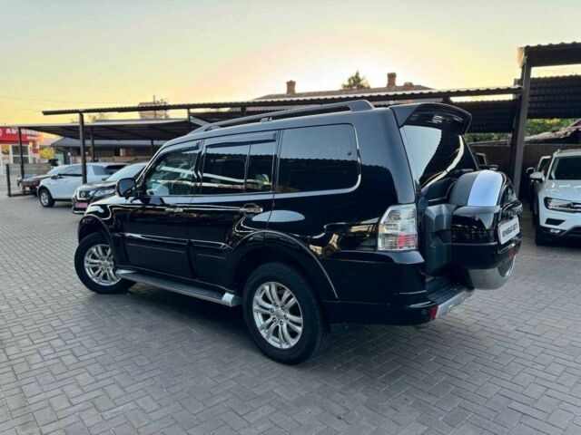 Черный Мицубиси Паджеро, объемом двигателя 3.2 л и пробегом 180 тыс. км за 17000 $, фото 6 на Automoto.ua