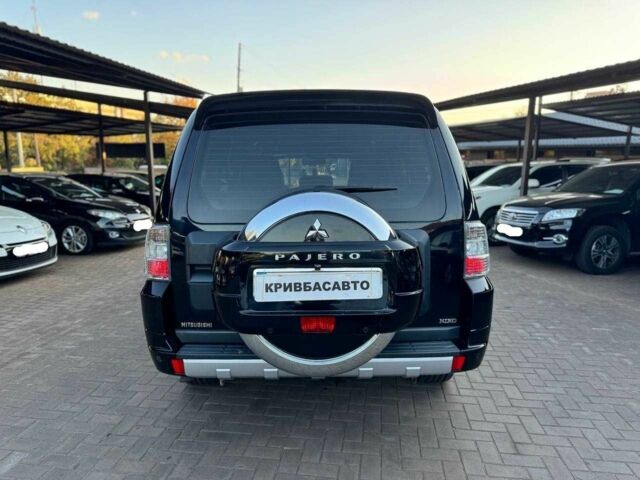Черный Мицубиси Паджеро, объемом двигателя 3.2 л и пробегом 180 тыс. км за 17000 $, фото 7 на Automoto.ua