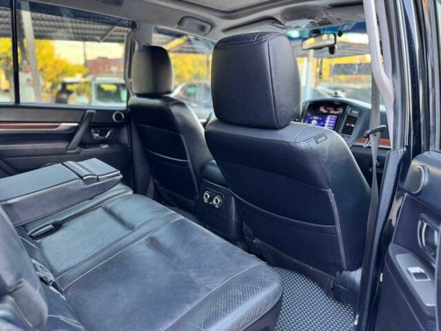 Черный Мицубиси Паджеро, объемом двигателя 3.2 л и пробегом 180 тыс. км за 17000 $, фото 15 на Automoto.ua