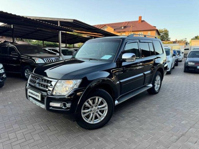 Черный Мицубиси Паджеро, объемом двигателя 3.2 л и пробегом 180 тыс. км за 17000 $, фото 4 на Automoto.ua