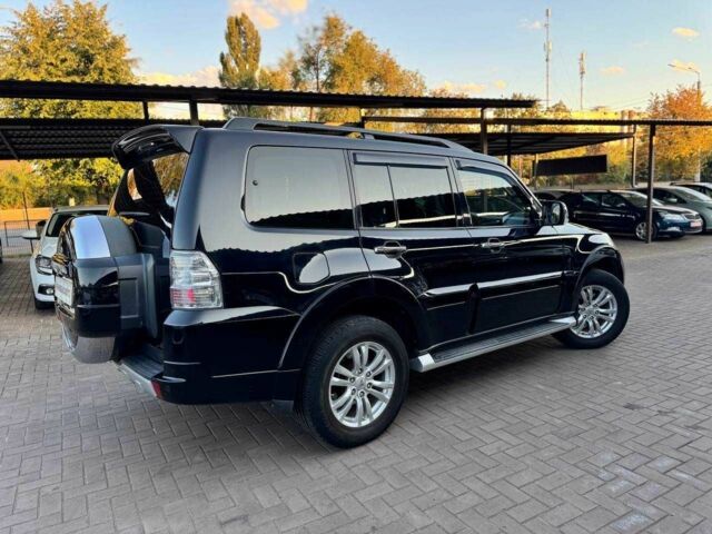 Черный Мицубиси Паджеро, объемом двигателя 3.2 л и пробегом 180 тыс. км за 17000 $, фото 9 на Automoto.ua