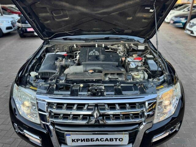 Черный Мицубиси Паджеро, объемом двигателя 3.2 л и пробегом 180 тыс. км за 17000 $, фото 2 на Automoto.ua