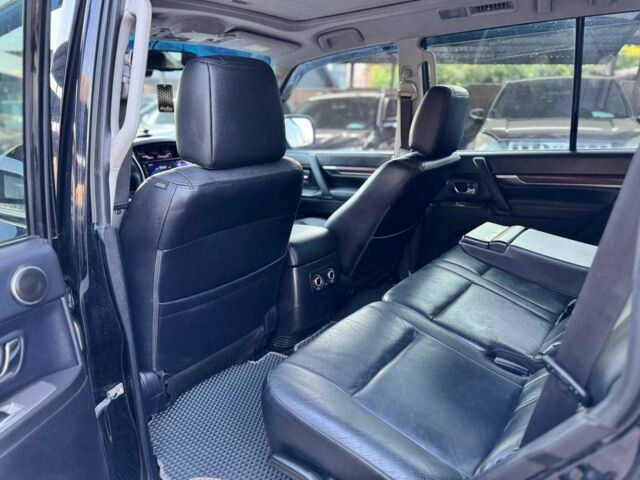 Черный Мицубиси Паджеро, объемом двигателя 3.2 л и пробегом 180 тыс. км за 17000 $, фото 13 на Automoto.ua