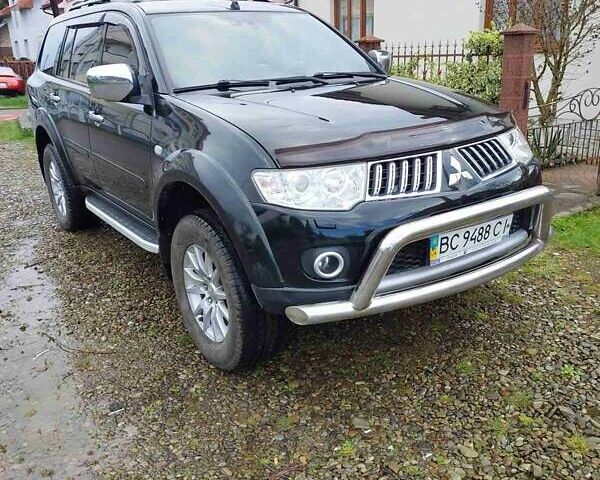 Черный Мицубиси Паджеро, объемом двигателя 2.5 л и пробегом 125 тыс. км за 15500 $, фото 1 на Automoto.ua