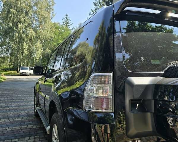 Черный Мицубиси Паджеро, объемом двигателя 3.2 л и пробегом 192 тыс. км за 17900 $, фото 8 на Automoto.ua