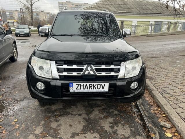 Черный Мицубиси Паджеро, объемом двигателя 3.2 л и пробегом 230 тыс. км за 17000 $, фото 2 на Automoto.ua