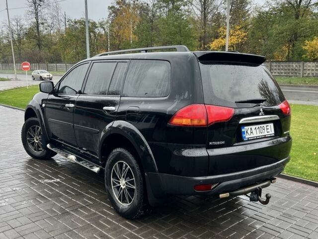 Мицубиси Паджеро 2012 в Киеве на Automoto.ua Черный Мицубиси Паджеро, объемом двигателя 2.5 л и пробегом 294 тыс. км за 11500 $, фото 1 на Automoto.ua