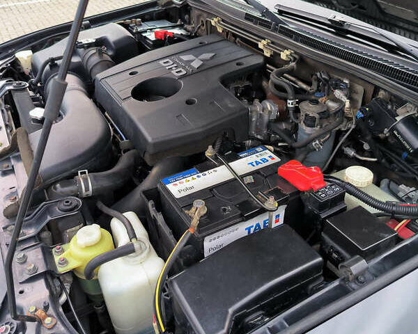 Чорний Міцубісі Паджеро, об'ємом двигуна 3.2 л та пробігом 211 тис. км за 19500 $, фото 33 на Automoto.ua