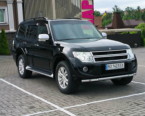 Чорний Міцубісі Паджеро, об'ємом двигуна 3.2 л та пробігом 211 тис. км за 19500 $, фото 4 на Automoto.ua