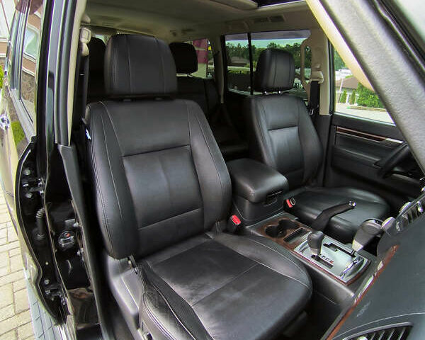 Чорний Міцубісі Паджеро, об'ємом двигуна 3.2 л та пробігом 211 тис. км за 19500 $, фото 40 на Automoto.ua