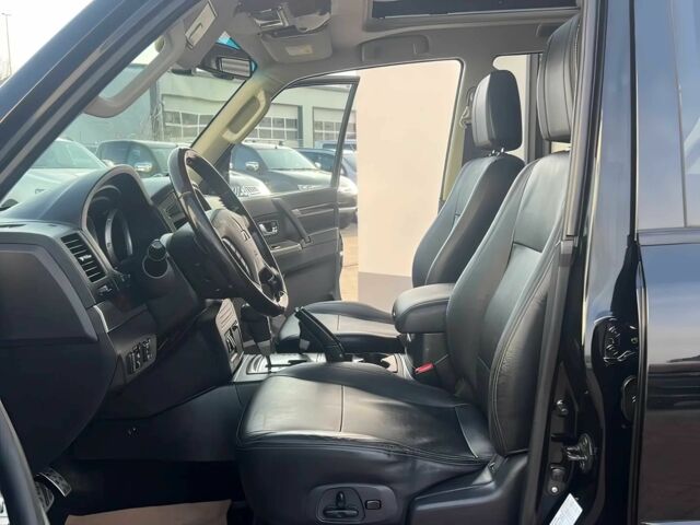 Чорний Міцубісі Паджеро, об'ємом двигуна 3.2 л та пробігом 47 тис. км за 10000 $, фото 8 на Automoto.ua