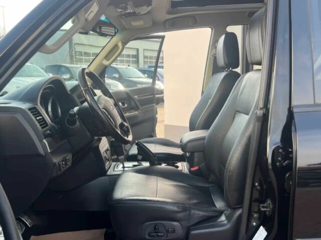 Черный Мицубиси Паджеро, объемом двигателя 3.2 л и пробегом 49 тыс. км за 26000 $, фото 9 на Automoto.ua