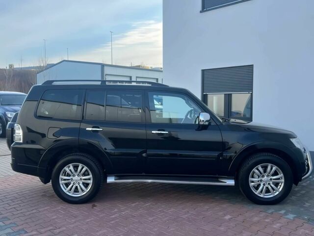 Чорний Міцубісі Паджеро, об'ємом двигуна 3.2 л та пробігом 47 тис. км за 10000 $, фото 7 на Automoto.ua