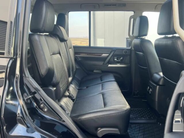 Черный Мицубиси Паджеро, объемом двигателя 3.2 л и пробегом 49 тыс. км за 26000 $, фото 10 на Automoto.ua