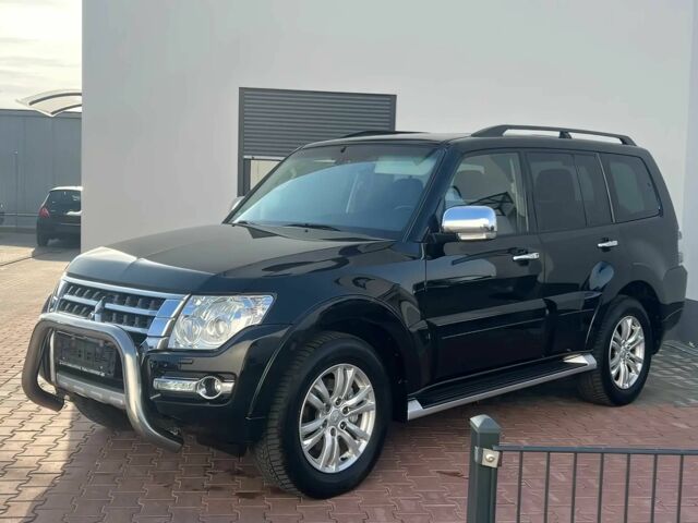 Чорний Міцубісі Паджеро, об'ємом двигуна 3.2 л та пробігом 47 тис. км за 10000 $, фото 2 на Automoto.ua