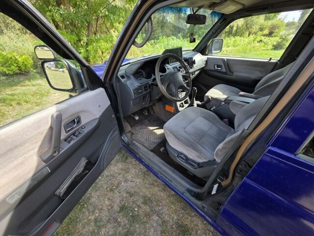 Фиолетовый Мицубиси Паджеро, объемом двигателя 2.8 л и пробегом 500 тыс. км за 4200 $, фото 4 на Automoto.ua