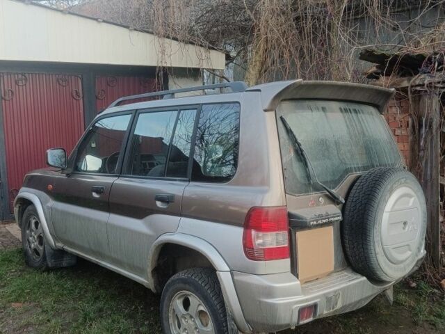 Коричневый Мицубиси Паджеро, объемом двигателя 1 л и пробегом 165 тыс. км за 2500 $, фото 1 на Automoto.ua