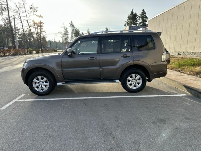 Коричневый Мицубиси Паджеро, объемом двигателя 3 л и пробегом 143 тыс. км за 329 $, фото 1 на Automoto.ua