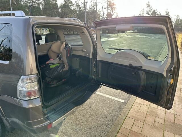 Коричневый Мицубиси Паджеро, объемом двигателя 3 л и пробегом 143 тыс. км за 329 $, фото 6 на Automoto.ua