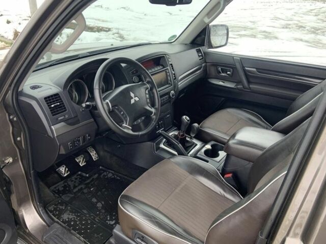 Коричневый Мицубиси Паджеро, объемом двигателя 0 л и пробегом 245 тыс. км за 4500 $, фото 6 на Automoto.ua