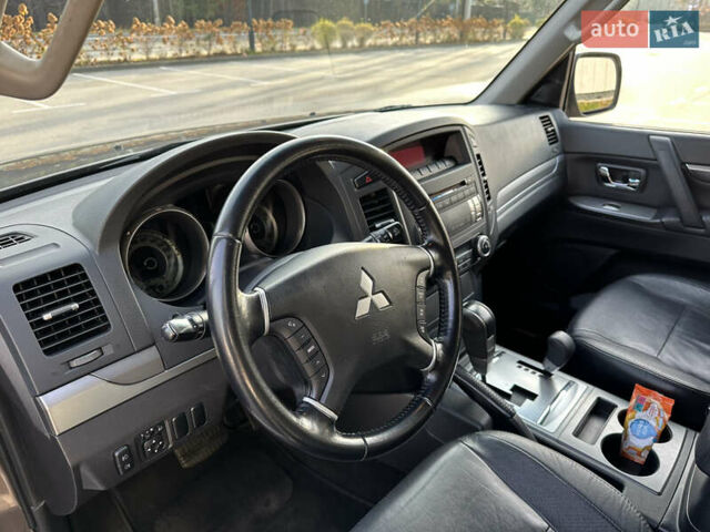 Коричневый Мицубиси Паджеро, объемом двигателя 3 л и пробегом 143 тыс. км за 13900 $, фото 1 на Automoto.ua
