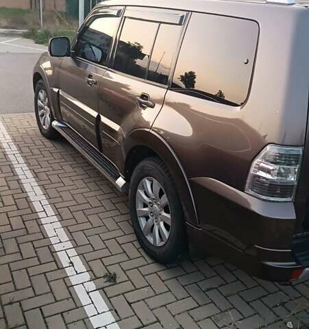 Коричневый Мицубиси Паджеро, объемом двигателя 3.2 л и пробегом 316 тыс. км за 17800 $, фото 4 на Automoto.ua