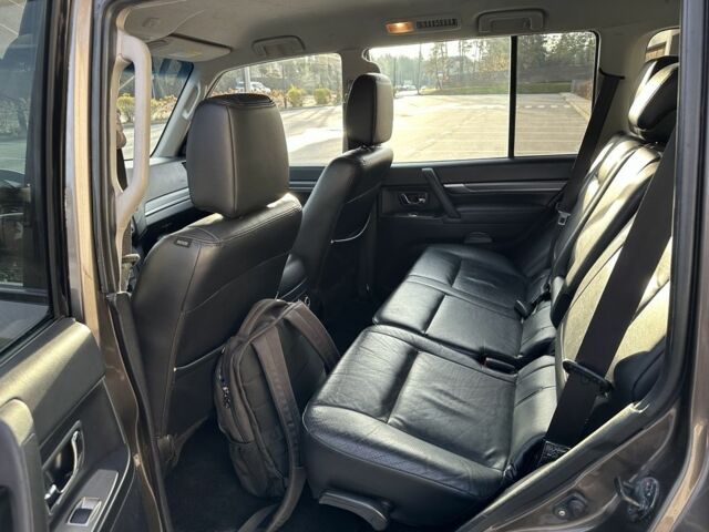 Коричневый Мицубиси Паджеро, объемом двигателя 3 л и пробегом 143 тыс. км за 329 $, фото 4 на Automoto.ua