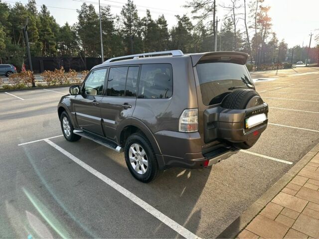 Коричневый Мицубиси Паджеро, объемом двигателя 3 л и пробегом 143 тыс. км за 329 $, фото 2 на Automoto.ua