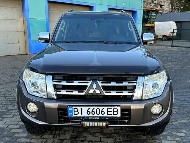 Коричневый Мицубиси Паджеро, объемом двигателя 3.2 л и пробегом 149 тыс. км за 19900 $, фото 3 на Automoto.ua