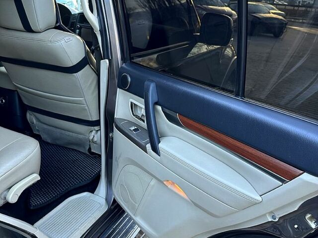 Коричневый Мицубиси Паджеро, объемом двигателя 3.2 л и пробегом 149 тыс. км за 19900 $, фото 7 на Automoto.ua