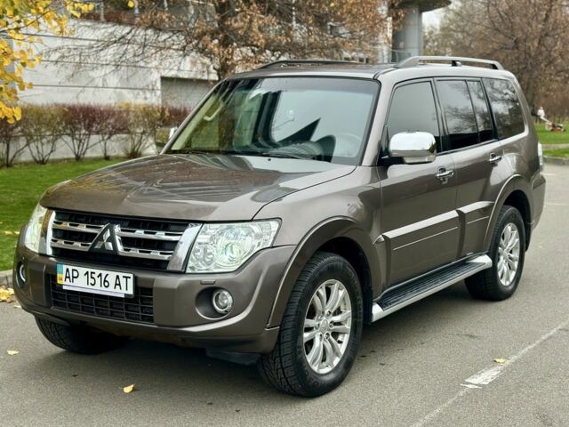Коричневый Мицубиси Паджеро, объемом двигателя 3.2 л и пробегом 232 тыс. км за 16800 $, фото 1 на Automoto.ua