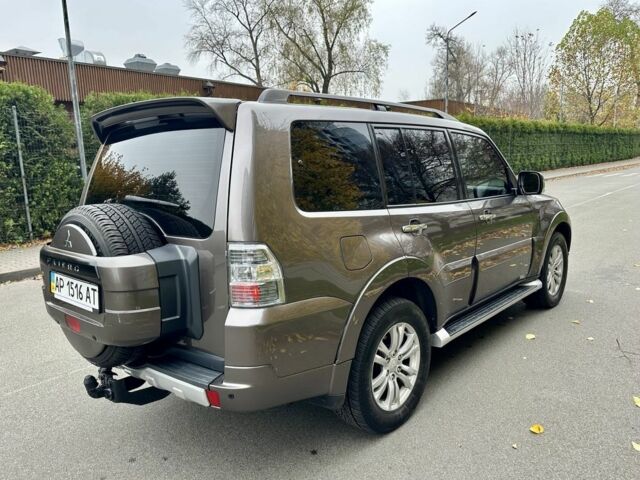 Коричневый Мицубиси Паджеро, объемом двигателя 3.2 л и пробегом 232 тыс. км за 16800 $, фото 5 на Automoto.ua