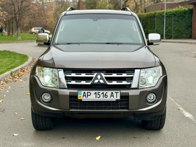 Коричневый Мицубиси Паджеро, объемом двигателя 3.2 л и пробегом 232 тыс. км за 16800 $, фото 2 на Automoto.ua