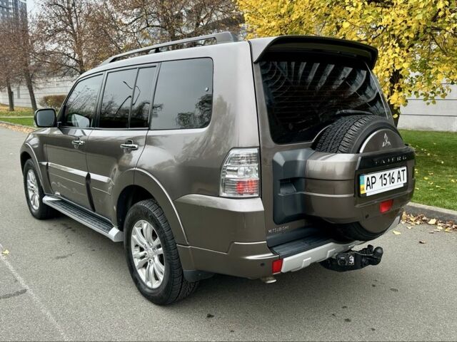 Коричневый Мицубиси Паджеро, объемом двигателя 3.2 л и пробегом 232 тыс. км за 16800 $, фото 7 на Automoto.ua