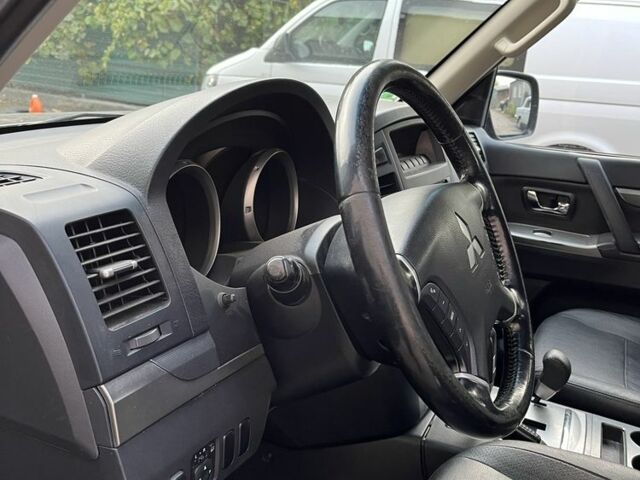 Коричневий Міцубісі Паджеро, об'ємом двигуна 3.2 л та пробігом 300 тис. км за 10600 $, фото 5 на Automoto.ua