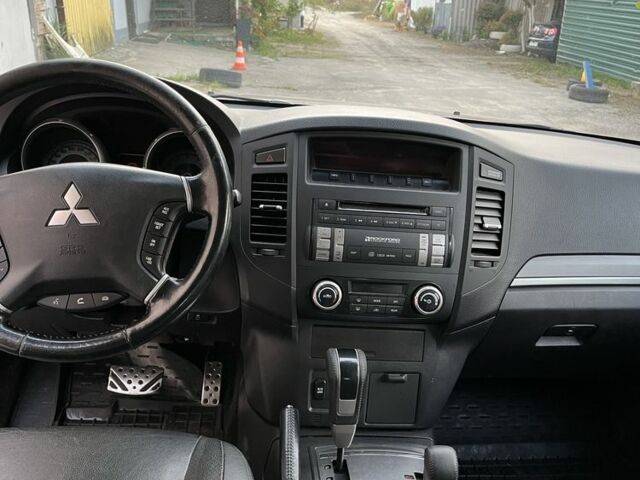 Коричневий Міцубісі Паджеро, об'ємом двигуна 3.2 л та пробігом 300 тис. км за 10600 $, фото 4 на Automoto.ua