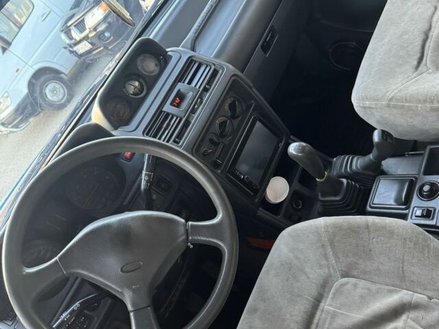 Красный Мицубиси Паджеро, объемом двигателя 2.5 л и пробегом 250 тыс. км за 5700 $, фото 5 на Automoto.ua