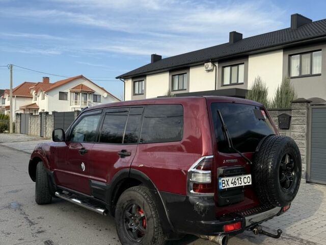 Червоний Міцубісі Паджеро, об'ємом двигуна 3.5 л та пробігом 300 тис. км за 3950 $, фото 3 на Automoto.ua