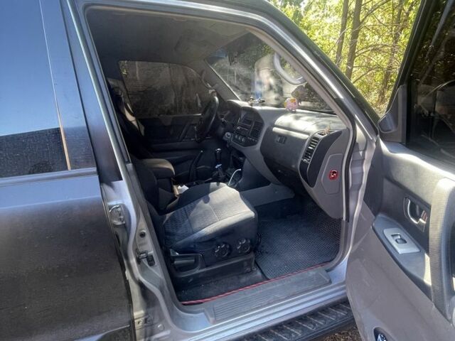 Мицубиси Паджеро, объемом двигателя 3.2 л и пробегом 277 тыс. км за 4800 $, фото 6 на Automoto.ua